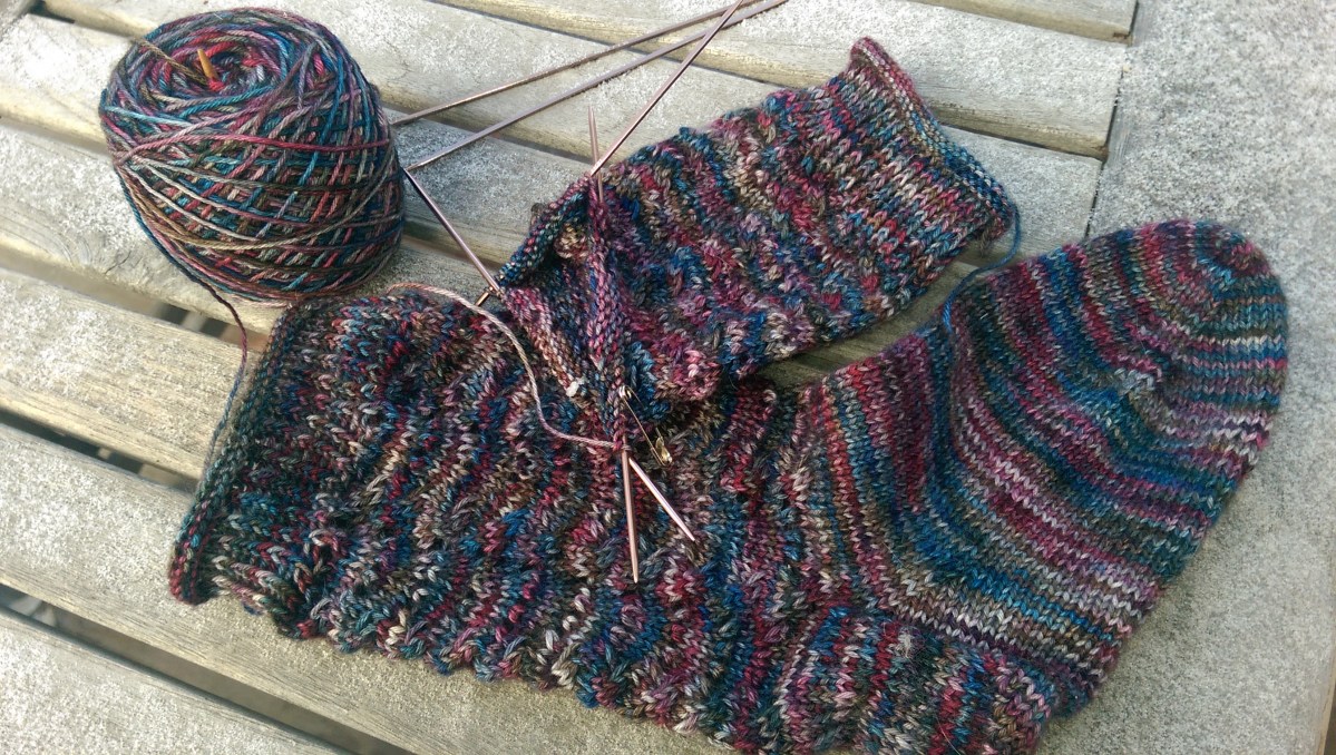 WIP Wednesday: Socks, Mitts and a&nbsp;Shawl