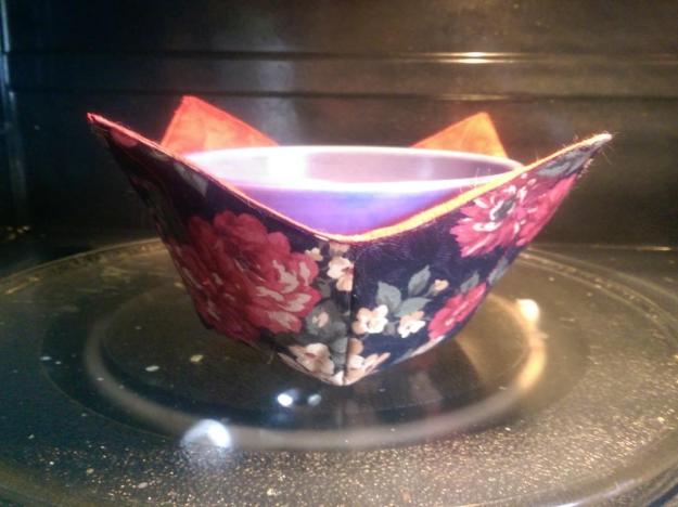 Soup bowl pot holder